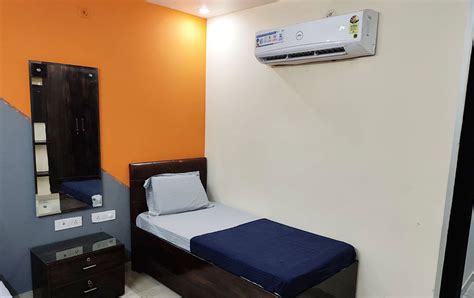 Amity Hostel Pg Space Exclusively For Girls