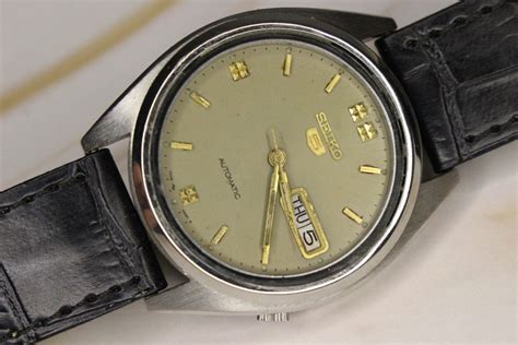 Vintage Seiko 5 Automatic Day Date Watch 7009 Vics Vintage Watches