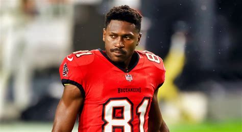 Breaking Arrest Warrant Issued For Antonio Brown