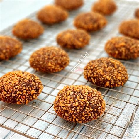 Chocolate Butternut Cookies