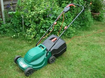 Qualcast Easi Trak 320 Push Mower Lawnmowers Shop