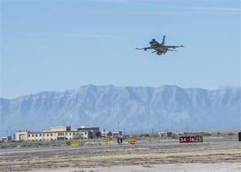 Qf 16 Takes Flight At Holloman Afb Air Force Article Display