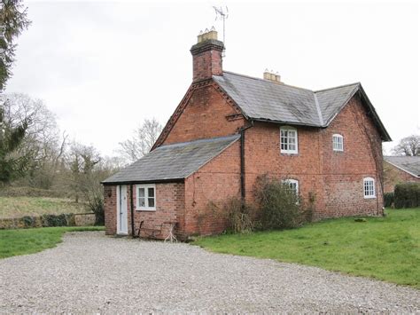 Wolvesacre Mill Cottage Whitchurch Has Parking And Central Heating