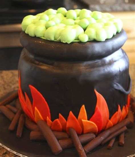 How to make Halloween pumpkin cake | Handspire