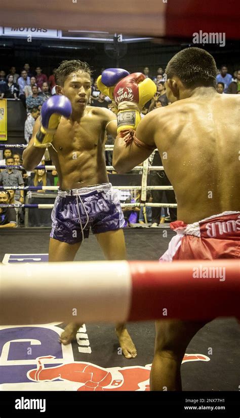 Muay Thai Boxers Fighting Bangkok Thailand Stock Photo Alamy