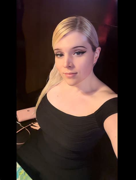 🏳️‍⚧️ Amanda Rae 🏳️‍⚧️ On Twitter Would You Take A Trans Girl To Dinner 😋