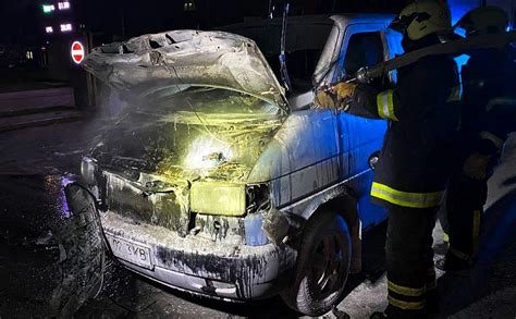 Пізно увечері на Оболоні загорілось на ходу авто - Вечірній Київ