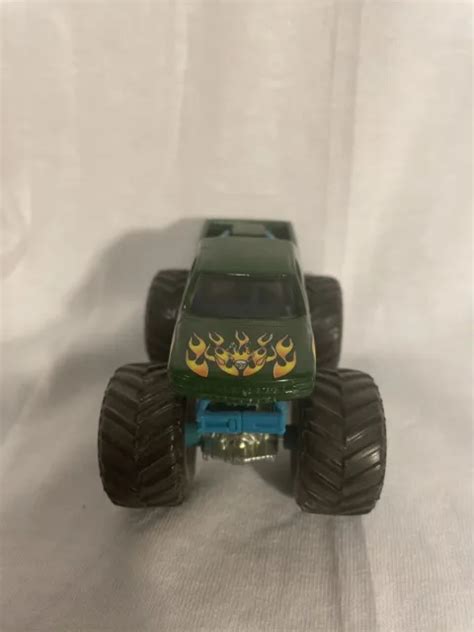 RARE HTF HOT Wheels Monster Jam Truck Avenger Vert 1 64 EUR 19 68 PicClick FR
