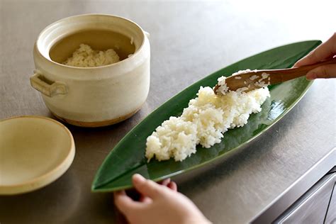 うなぎの蒲焼 日本の郷土料理とマルミツポテリのうつわ