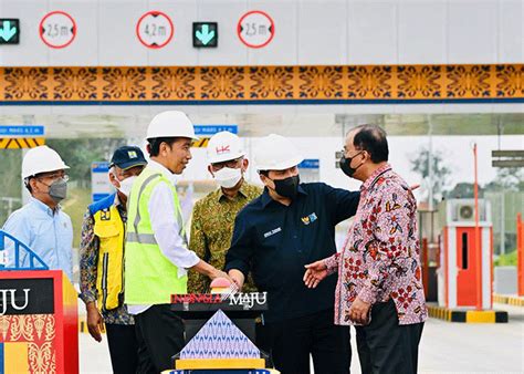 Presiden Joko Widodo Resmikan Jalan Tol Pekanbaru Padang Seksi