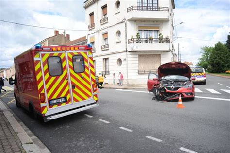 Trois blessés légers dans une collision rue de Villemontais à Roanne