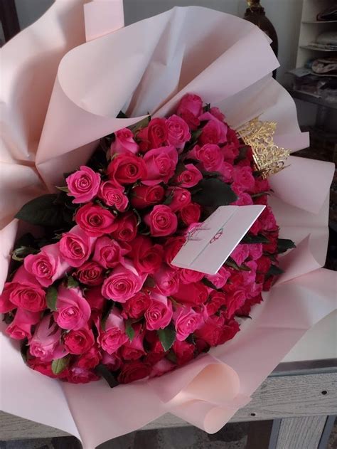 Ramo De 150 Rosas Rojas Y Fushia Con Coronita MandaleFlores