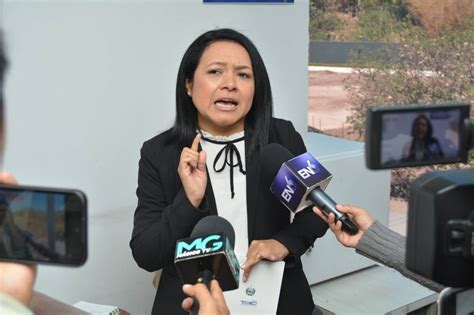 Cesia Rivas Es Irresponsable Del Tse Pagar Hasta Hoy Una Bofetada