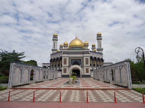 Visiting The Jame Asr Hassanil Bolkiah Mosque In Bandar Seri Begawan