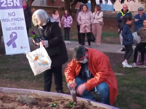 El Encinar Los Cisnes y Terradillos conmemoran el día contra la