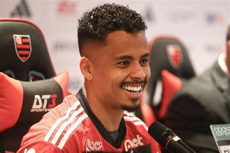 Allan Chega Ao Flamengo E Revela Homenagem A Amigo Do Liverpool