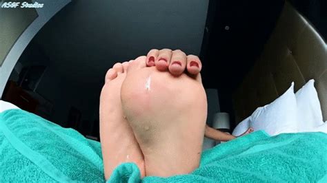 Amateur Soles Giantess And Footjobs K EIG Lost Soles And Toes Tease MP