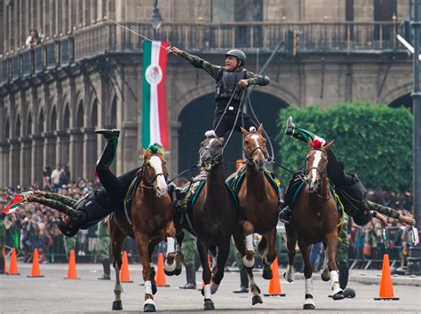 Presidente conmemora la Revolución Mexicana con desfile y