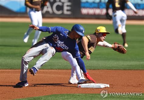 김하성 첫 Mlb 시범경기서 1안타 1볼넷 100％ 출루종합 연합뉴스