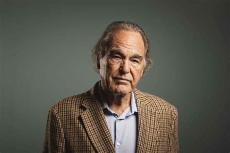 Filme de Oliver Stone que defende a energia nuclear como a única