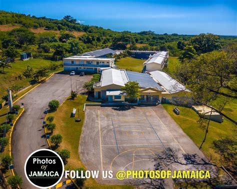Belmont Academy 📚👨‍🎓👩‍🎓 Big Up Your Photos Of Jamaica