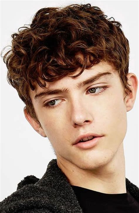 Stunning 32 Men Curly Hair For New Hairstyle 2018