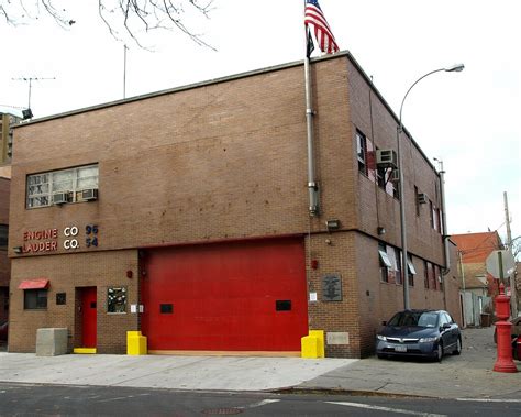 E Fdny Firehouse Engine Ladder Clason Point B Flickr