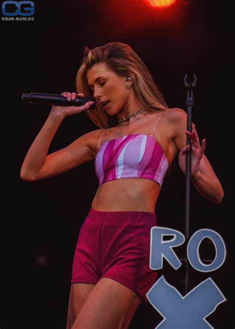 Roksana Wegiel Nude Pictures Onlyfans Leaks Playboy Photos Sex Scene