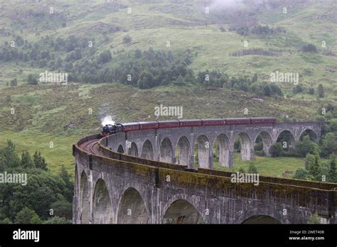 Jacobite Train On The Glenfinnan Viaduct Scotland Stock Photo Alamy