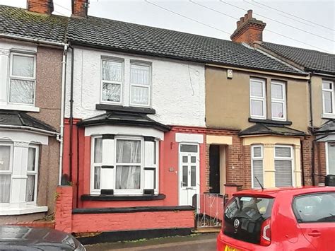 3 Bed Terraced House For Sale In Toronto Road Gillingham Kent Me7 £