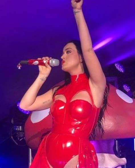 Pin De Bruna Duclos Em Katy Perry Em 2022