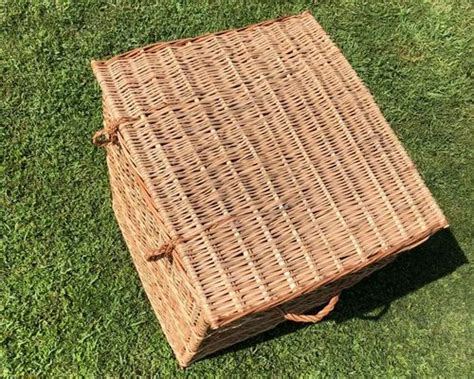 Brown Pinewood Square Hamper Basket Size Dimension X X Inch