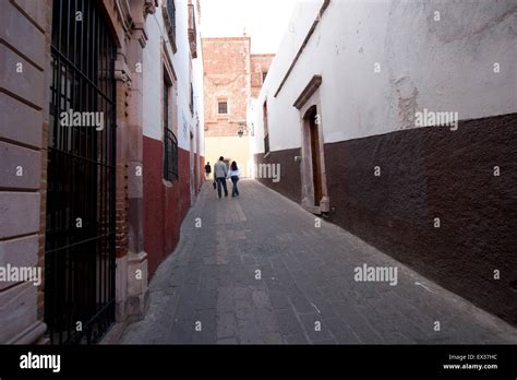 Las Estrechas Calles Del Casco Antiguo Zacatecas Fecha Hasta El Siglo