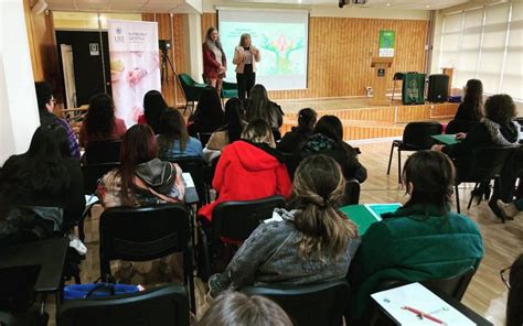 Jornada de Psiconutrición convocó a gran cantidad de egresados Santo