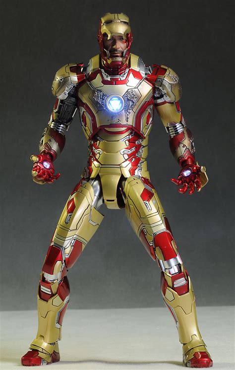 Review And Photos Of Iron Man Mk Xlii Die Cast Action Figure From Hot Toys