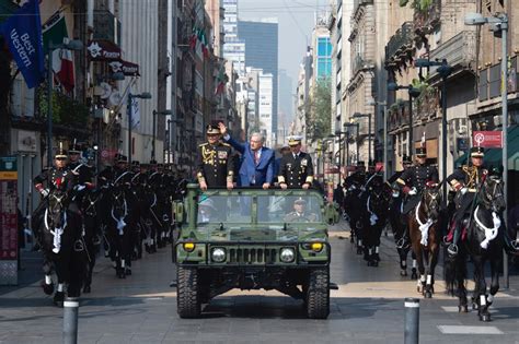 Asiste AMLO al 110 aniversario de la Marcha de la Lealtad México