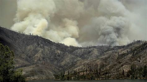 Carr Fire Burning In Northern Californias Shasta County Grows To 103772 Acres 23 Percent