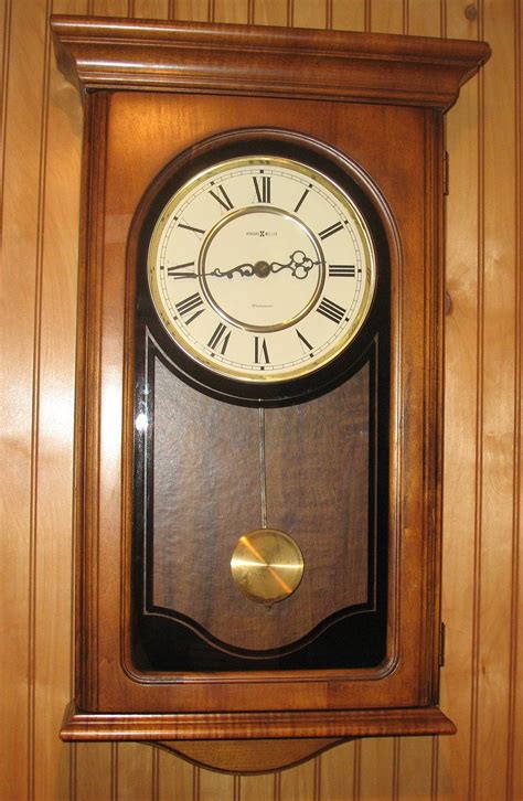 AntiqueOyster: Howard Miller Westminster Chimes Pendulum Wall Clock