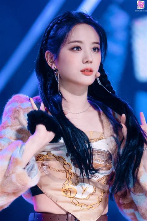 Jang Gyuri Facts On Twitter Asian Girl Wonder Woman Gyuri Fromis