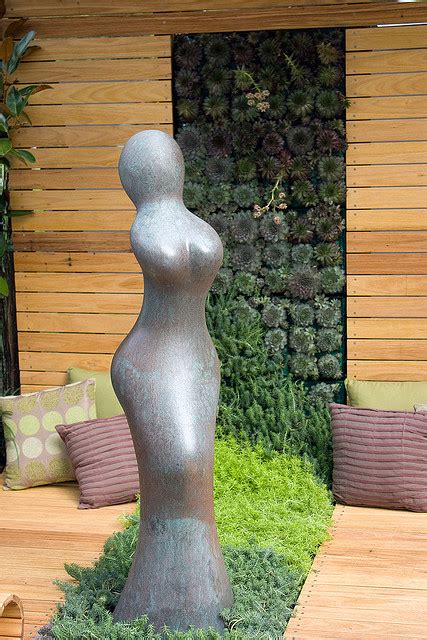 28 idées de statues et sculptures pour décorer son jardin