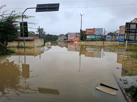 Chuvas em SC 20 municípios registram ocorrências e Rio do Sul decreta