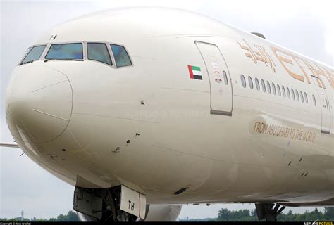 A Eth Etihad Airways Boeing Er At Warsaw Frederic Chopin