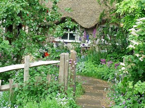 English cottage gardens photos