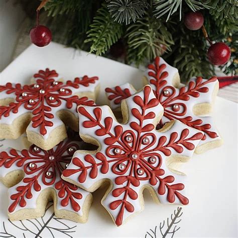 Christmas Cookie Decorating Ideas To Impress Everyone With