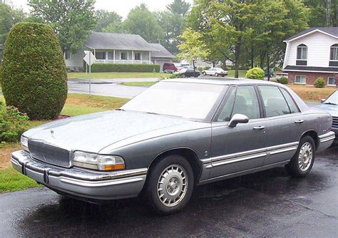 Buick Park Avenue Ultra Sedan L V Auto