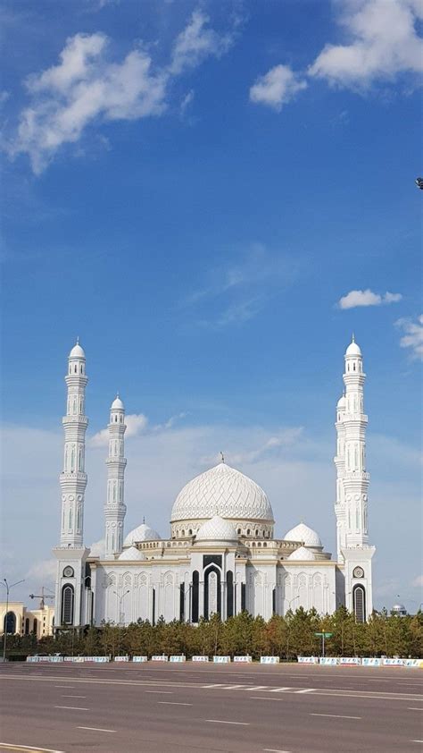 Pin By Imran Pirhja On Mosque In Beautiful Mosques Grand Mosque