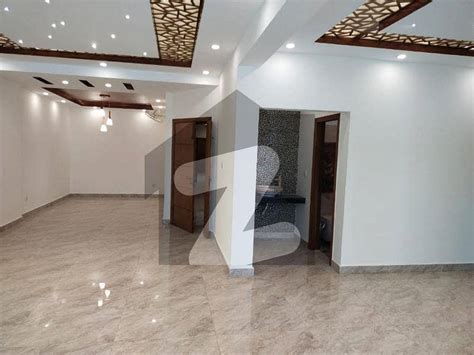 Luxury Upper Portion For Rent Extremely Prime Location Fully Renovated