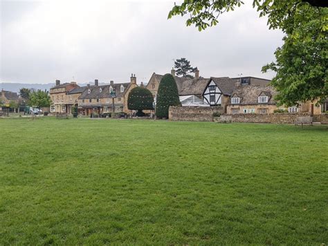 The Green Broadway Fabian Musto Cc By Sa 2 0 Geograph Britain