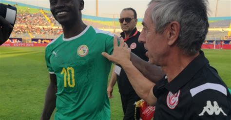 Ballon Dor Africain Alain Giresse Senflamme Totalement Pour