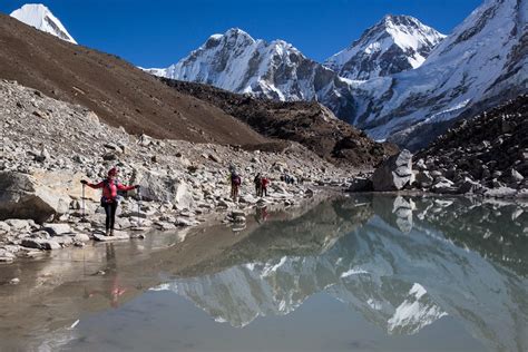 20 Stunning Everest Basecamp Trek Photos To Inspire Your Adventure